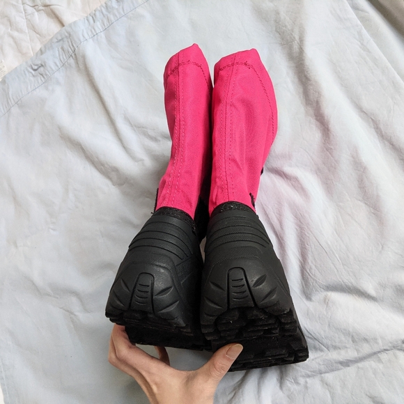 Like new Kamik girls snow boots size 3 - Picture 4 of 9